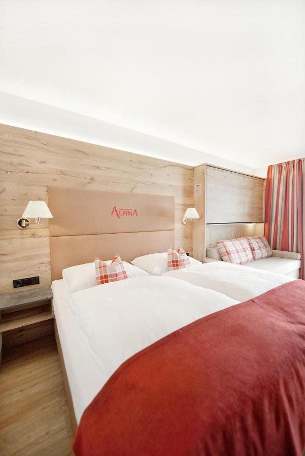 Hotel Alpina Superior Pettneu am Arlberg Exterior photo
